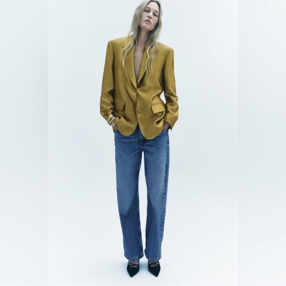 ZARA SOLD OUT! Gold Straight Cut Blazer, M
NWOT - Picture 1 of 16